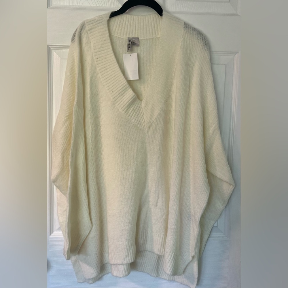 New With Tags Women's Divided V Neck Cream Sweater